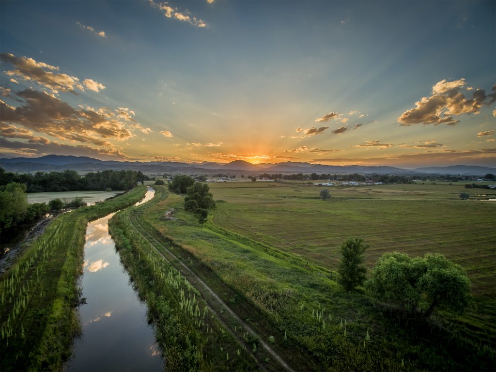 Sunset,Over,Rocky,Mountains